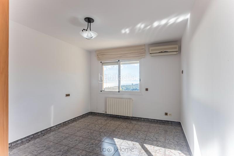 Foto 60515cb1-cb23-44e2-b8ce-436d81cbbd5a. Doppelhaus mit kamin heizung parking pool in Urbanitzacions Mataró