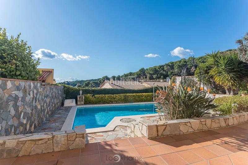 Foto 7b297420-90c1-4d7e-a584-ef44c97b6ee4. Doppelhaus mit kamin heizung parking pool in Urbanitzacions Mataró