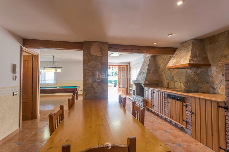 Foto b9b2167f-fce4-47b6-a4a3-e53e36d3f39e. Doppelhaus mit kamin heizung parking pool in Urbanitzacions Mataró