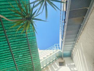 Appartement  Carrer nou de la mercè. Planta baja con gran patio privado y enorme potencial