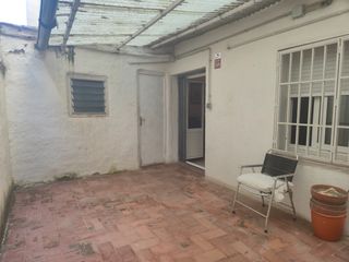 Erdgeschoss in Cerdanyola Sud. Vivienda en planta baja con dos patios y local comercial