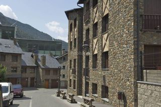 Appartamento in Les Bons. Piso en venta en encamp, grandvalira