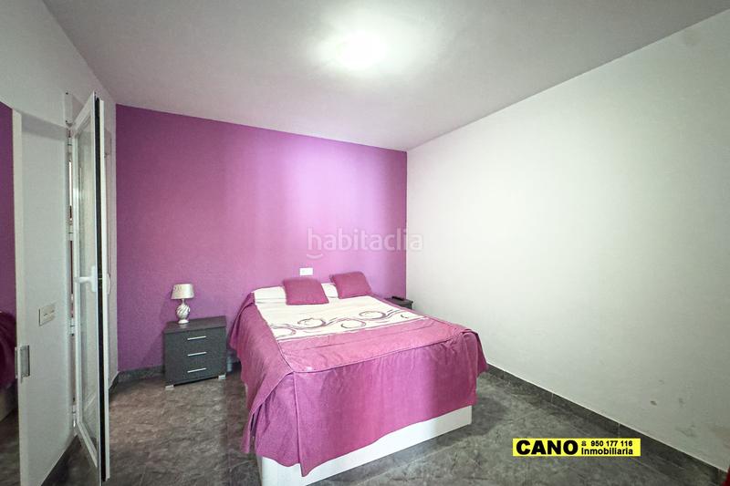 Foto 410f4f68-0479-49cc-b53e-59410ceba458. Casa  haciendo esquina con cochera en los molinos en Almería