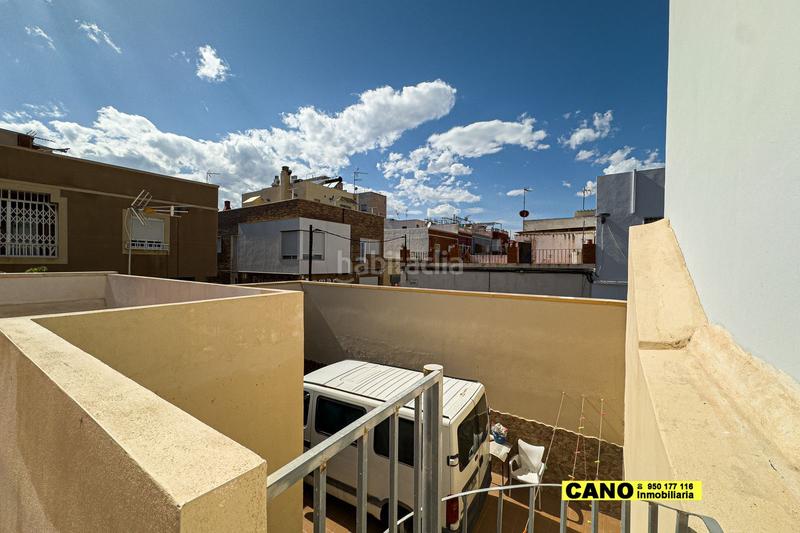 Foto 9bf4ac11-02ad-4ae3-a0a7-048074c18d40. Casa  haciendo esquina con cochera en los molinos en Almería