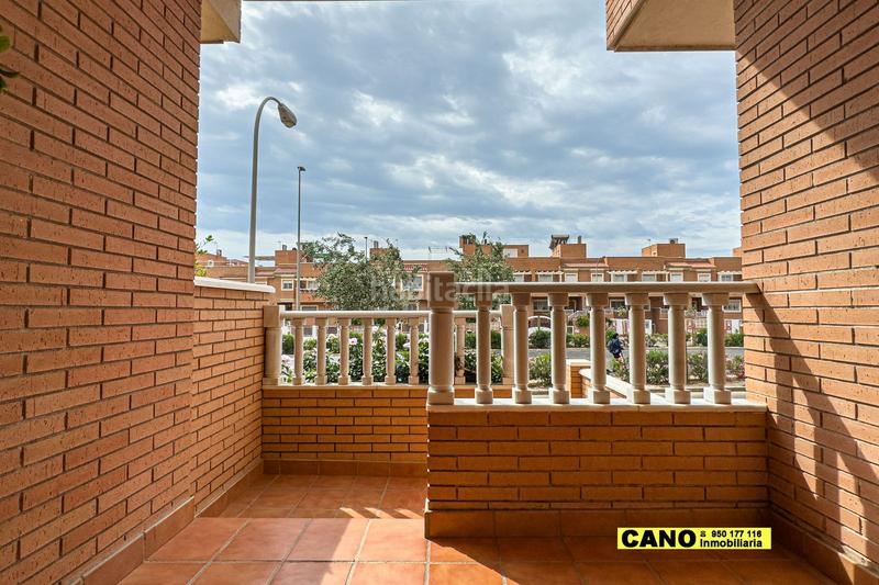 Foto cf0f9658-4adb-4bba-ba2e-cf92f455d5fa. Casa triplex en Los Molinos - Villa Blanca Almería