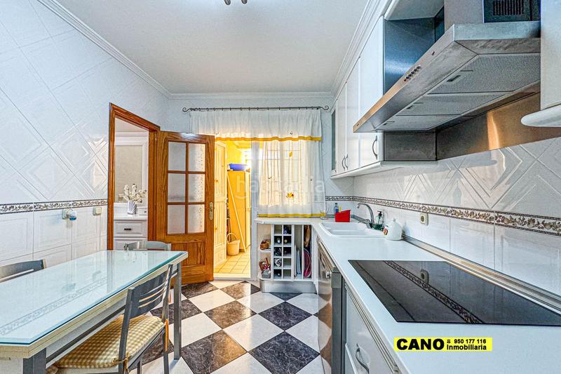 Foto 7b567ea4-dec8-4c6c-9ff5-88a6c10d978b. Casa amb aparcament a puebla de Vícar Vícar