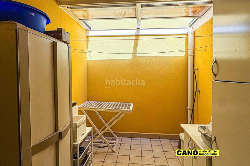 Foto b4a0c949-9fed-4e1d-b251-b65c23c5dd3b. Casa amb aparcament a puebla de Vícar Vícar