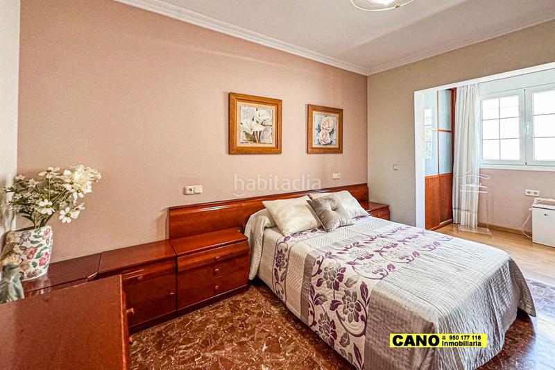 Foto c4dc505e-51a4-45c7-ba53-01e70fb137d9. Casa amb aparcament a puebla de Vícar Vícar