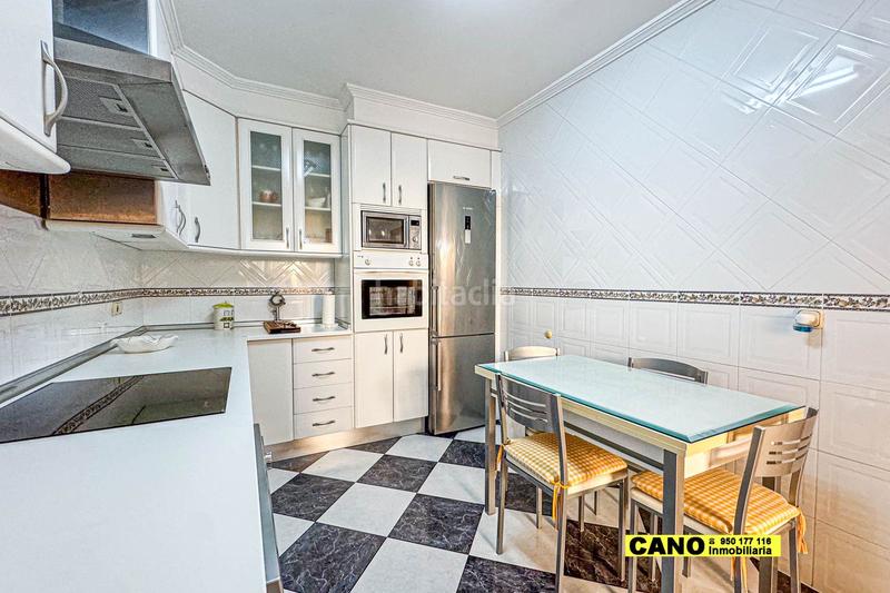Foto f3b8255e-0dff-44d2-a7c6-f3b76fcab896. Casa amb aparcament a puebla de Vícar Vícar