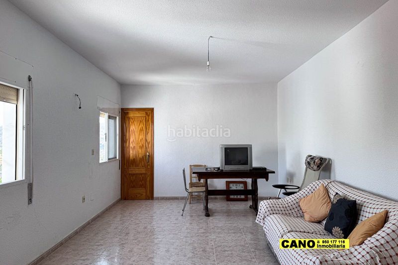 Foto d22eb16d-ece5-4d07-b3d3-f1ae455f2954. Casa amb aparcament a Tahal