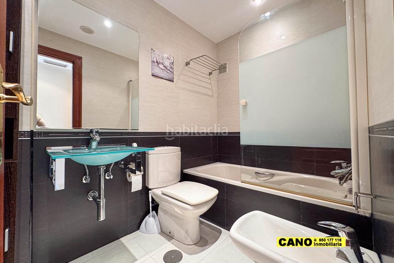 Foto 9a66aeb4-38fc-4b0b-91a8-1aa29e102e20. Appartamento con riscaldamento parcheggio piscina in Almería