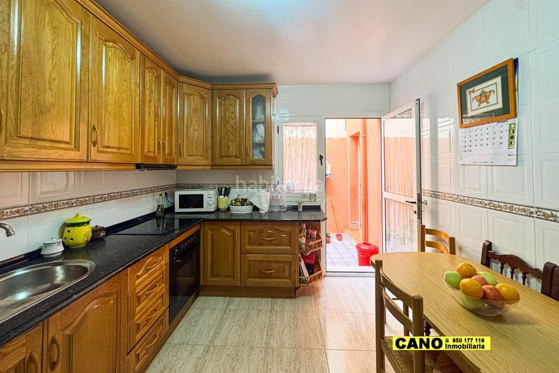 Foto c15fc03c-dd42-46b9-a471-33c99578c543. Casa amb aparcament a Roquetas pueblo Roquetas de Mar