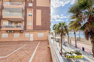 Pis  Quesada. Piso en primera linea de playa