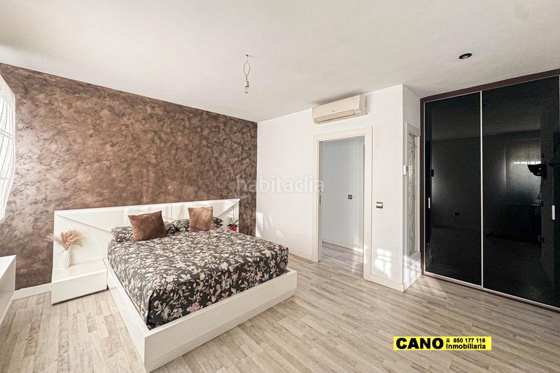 Foto 04150a9b-72c8-4747-922d-53bb93ec21f3. Maison avec parking piscine dans Retamar Almería