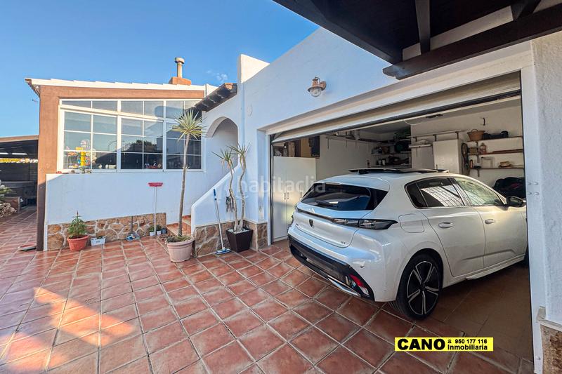 Foto 648ae2ed-cb99-4153-81c1-9cd9fa703a44. Maison avec parking piscine dans Retamar Almería