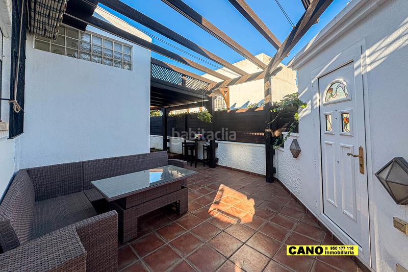 Foto 66cbe315-c63d-4ce7-9ce5-3f85f0959dea. Maison avec parking piscine dans Retamar Almería