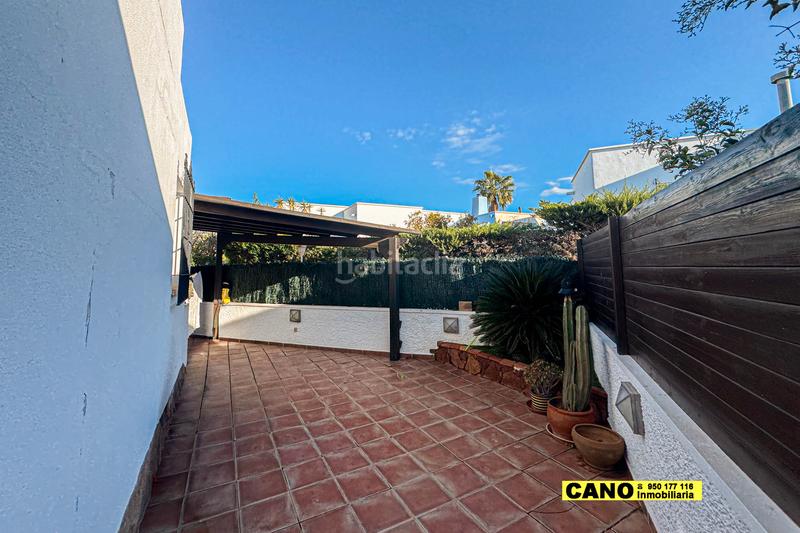 Foto 8cdcfe79-fbd3-4703-81a2-b44e9111cfe7. Maison avec parking piscine dans Retamar Almería