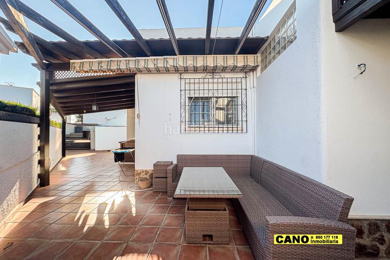 Foto 90d803fa-c45a-4aeb-baa2-a76caa5c760c. Maison avec parking piscine dans Retamar Almería