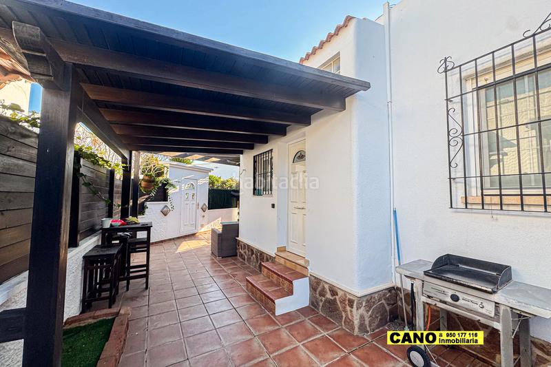 Foto ae8fdb70-1e7a-480e-bb6f-07b9c6ba795f. Maison avec parking piscine dans Retamar Almería