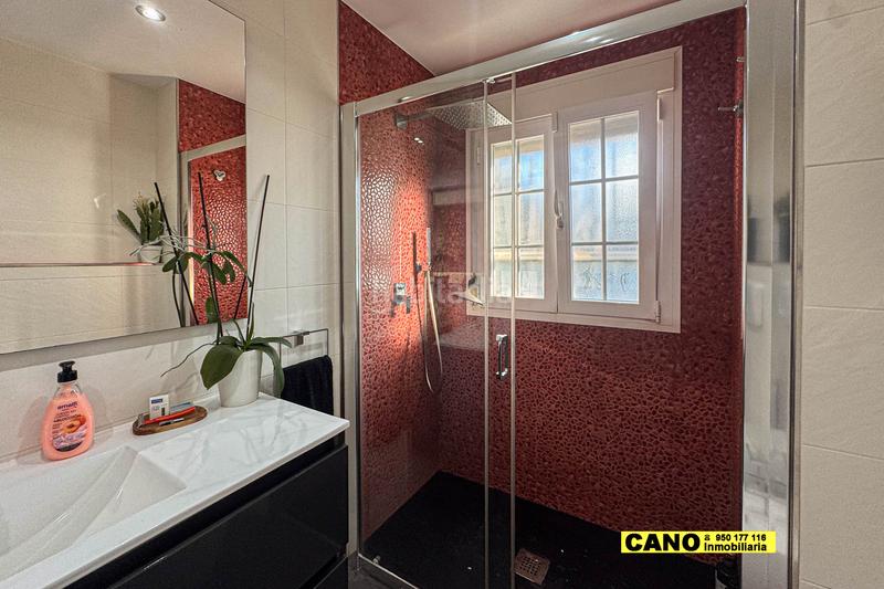 Foto bd226eee-6dc4-4ad1-894e-5cc0fb5e769d. Maison avec parking piscine dans Retamar Almería