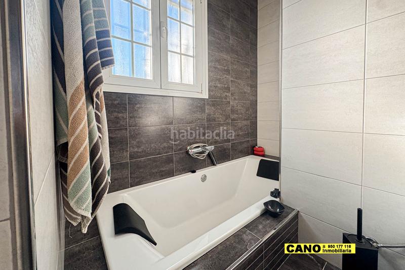 Foto dc8f0859-51dc-47b4-a3f3-dbf9463e21eb. Maison avec parking piscine dans Retamar Almería