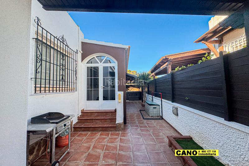 Foto fb3f5763-90bf-4097-a9c1-73959a717cac. Maison avec parking piscine dans Retamar Almería