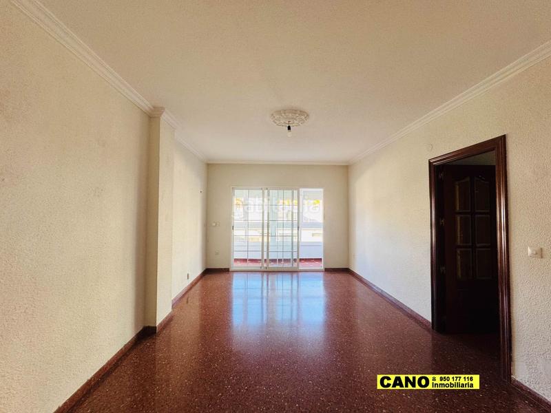 Foto 0ed49588-f9a0-4f6a-aba0-24edeb912a20. Appartamento con parcheggio in Nueva Andalucía Almería