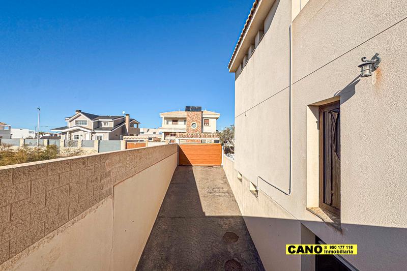 Foto 88982dc7-9ff4-4bf2-89fc-2a70fbfff365. Casa chalet en Almerimar en Almerimar Ejido (El)