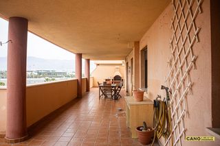 Pis  Av reino de españa. Piso en las salinas de 4 hab 2 baños y terraza de 60 m2