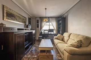 Pis  Florida. Piso con garaje y trastero en rambla de almería