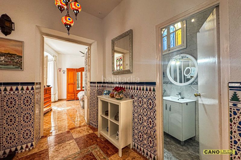 Foto 84b2cf4d-55ee-4162-97fe-e3696fe23408. Casa a Centro Almería