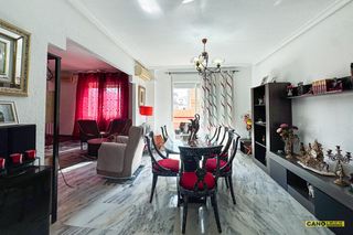 Appartamento  Cr de alhadra (plaza victor hugo). Piso de 4 habitaciones en almería residencial los naranjos