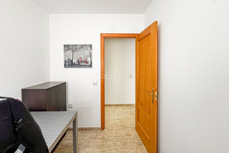 Foto efa75c48-f2d9-48b6-b498-542544e3a9e0. Pis amb aparcament a puebla de Vícar Vícar