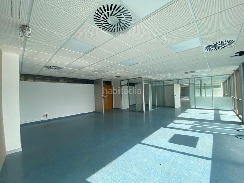 Foto 3d2cce1e-af63-46c4-afae-e66a5030a9cb. Rent office space in Riba - roja de Túria