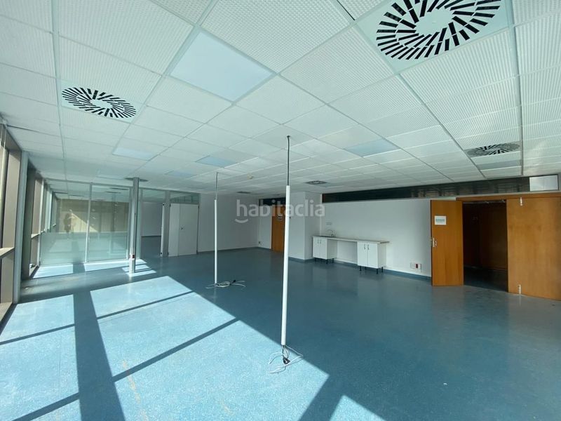 Foto d135822f-c2ff-471e-a771-becc141aa81c. Rent office space in Riba - roja de Túria