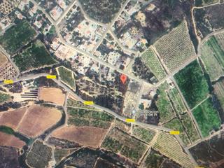 Finca rústica a Turís. Parcela rústica de 2.222 metros cuadrados, dispone de agua.
