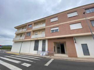 Local Comercial a Carrer de la indústria 44. Bajo de obra del 2008