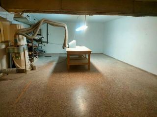 Fabrikhalle in Ciutat Fallera. En benicalap ideal para trabajos artesanos distribuidos en tres