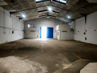 Location Bâtiment à usage industriel à Alaquàs. Nave esquinera en primera línea con gran escaparate en polígono