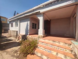 Chalet  Carrer llauradors. Chalete independiente para actualizar.