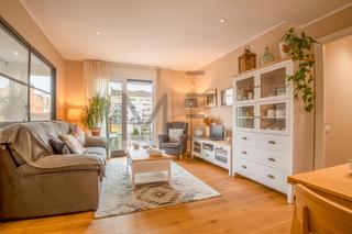 Appartement  Carrer del rosselló. Para entrar a vivir todo exterior impecable