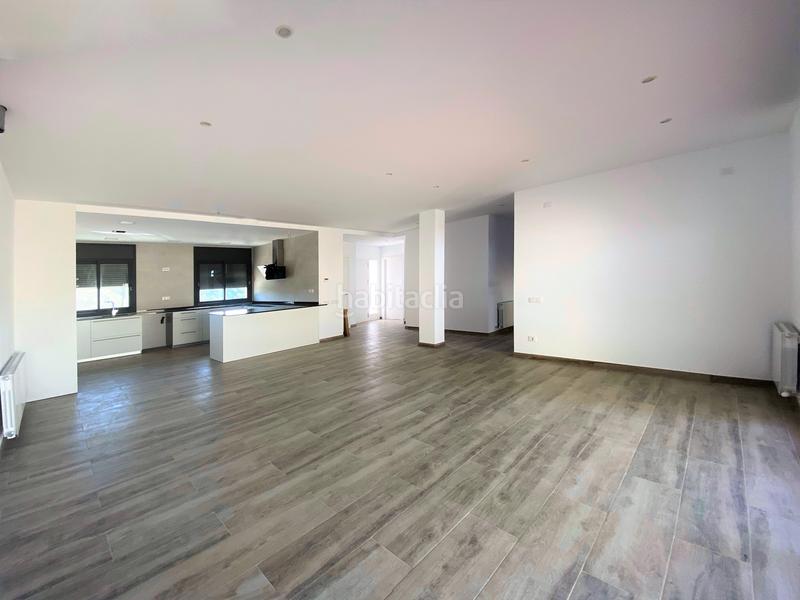 Foto 1db6d96c-b7d6-4f0a-ba84-387ae7d76cd1. Casa adossada amb calefacció aparcament a Sant Muç Rubí