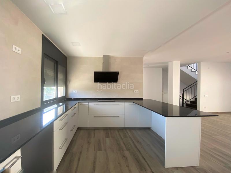 Foto 5252eb31-f2ed-4545-bb7b-cd729c03b163. Casa adossada amb calefacció aparcament a Sant Muç Rubí