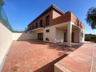 Casa adossada  Pasaje col.legi del. Impresionante casa de obra nueva en sant muç