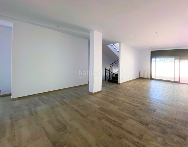 Foto b9b70f14-4807-44bf-9116-f092ec904055. Casa adossada amb calefacció aparcament a Sant Muç Rubí