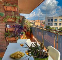 Appartement  Carrer de josep serra. Amplio y luminoso con terraza y bonitas vistas