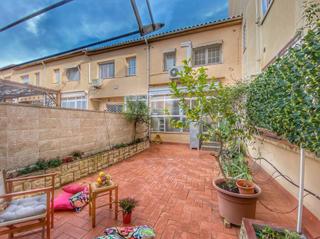 Maison jumelée  Carrer de la sínia. Preciosa casa de 4 habitaciones con patio