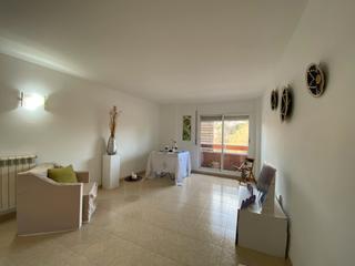 Flat  Carrer de la riera. Acogedor, luminoso y bien ubicado. con plaza de parking