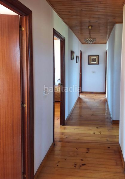 Foto 525f009d-9171-47a5-8219-01f6f6234c8d. Xalet amb xemeneia aparcament a Vilasantar