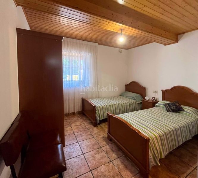 Foto 54c3fd07-fdb4-4206-b911-22258602916d. Xalet amb xemeneia aparcament a Vilasantar